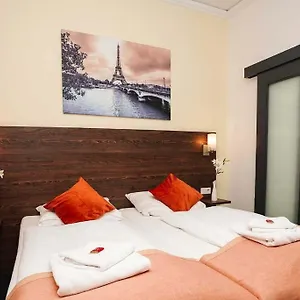 *** Hotel Little Paris Alemania